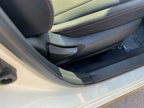 Used 2019 Subaru Crosstrek 2.0i Premium w/ Moonroof Package image 30