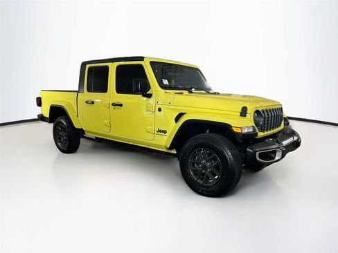 Used 2024 Jeep Gladiator Sport AWD/4WD image 32