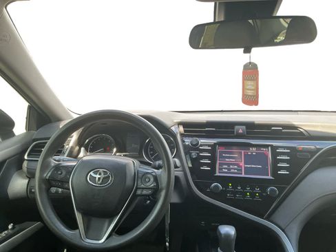 Used 2019 Toyota Camry LE FWD image 10