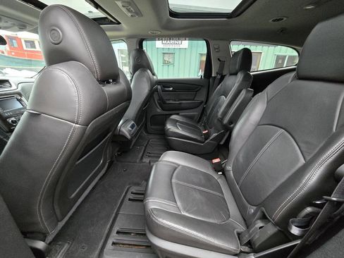 Used 2015 Chevrolet Traverse LT image 13