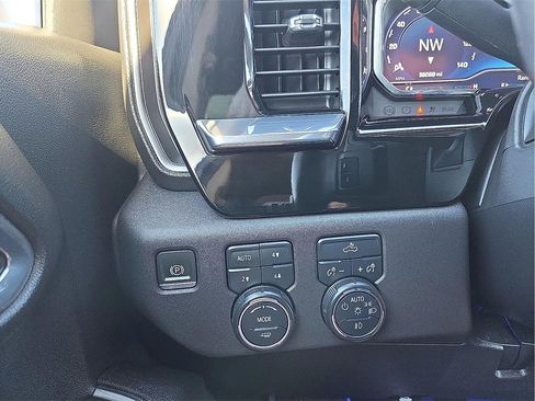 Used 2023 Chevrolet Silverado 1500 LT Trail Boss w/ Protection Package image 16