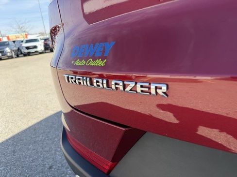 Used 2021 Chevrolet TrailBlazer LT w/ Convenience Package image 5