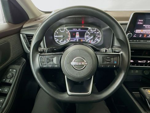 Used 2023 Nissan Rogue SV w/ SV Premium Package image 11