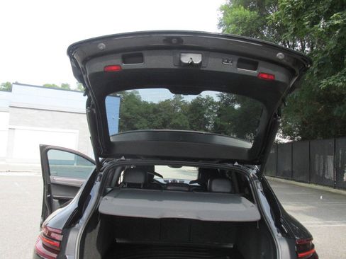 Used 2018 Porsche Macan Turbo image 71