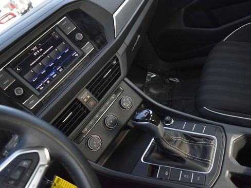 Used 2024 Volkswagen Jetta Sport image 23