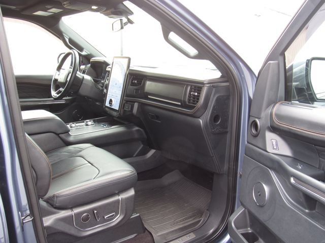 Used 2023 Ford Expedition Platinum AWD/4WD image 17