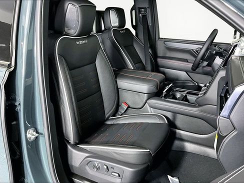 New 2026 GMC Yukon AT4 Ultimate AWD/4WD image 12