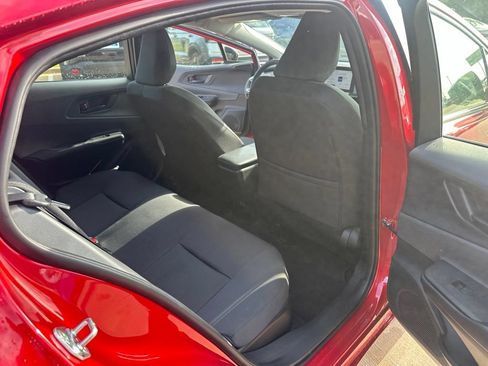 Used 2026 Toyota Prius LE FWD image 17