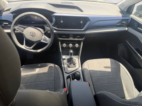 Certified 2023 Volkswagen Taos SE w/ Black Wheel Package FWD image 10