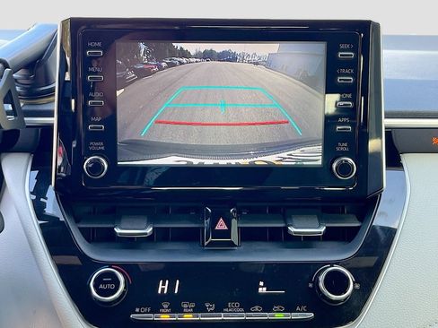 Used 2020 Toyota Corolla SE image 21