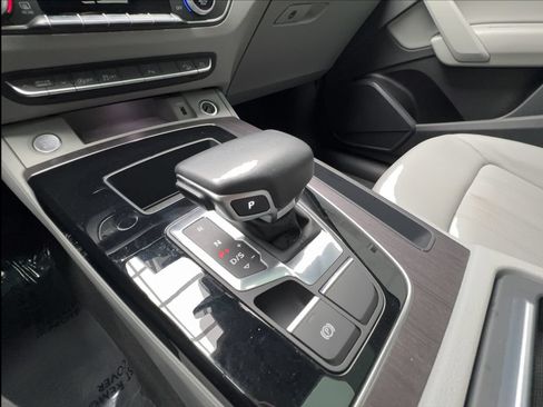 Used 2022 Audi Q5 2.0T Premium AWD/4WD image 46