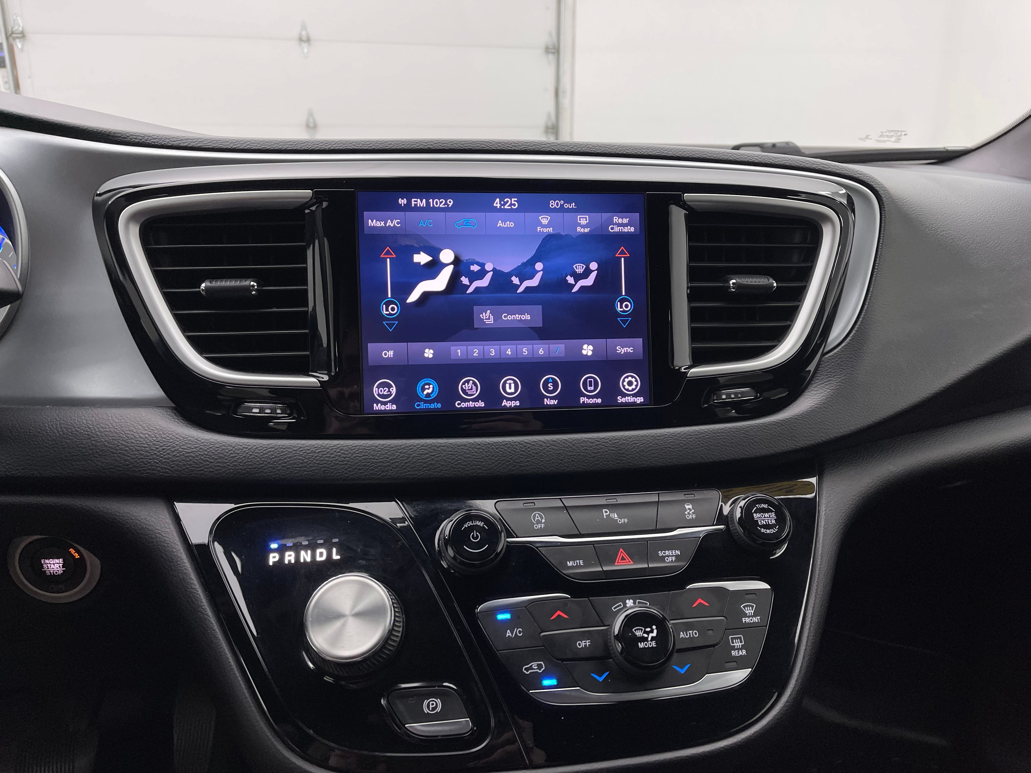 Used 2020 Chrysler Pacifica Touring-L Plus w/ S Appearance Package FWD image 27
