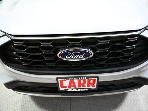 Used 2025 Ford Escape ST-Line image 17