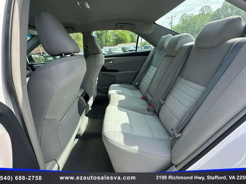 Used 2017 Toyota Camry LE FWD image 18