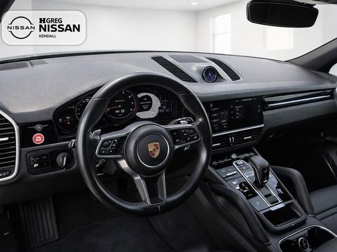 Used 2020 Porsche Cayenne AWD/4WD image 9