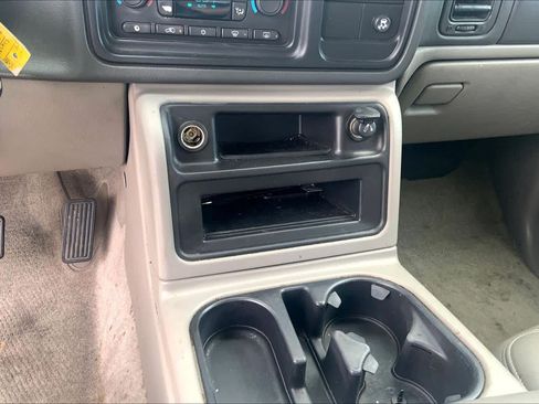 Used 2005 Chevrolet Tahoe LT w/ LT Preferred Equipment Group RWD image 29