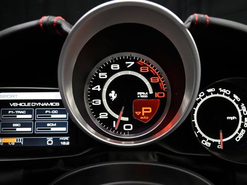Used 2016 Ferrari California T image 86