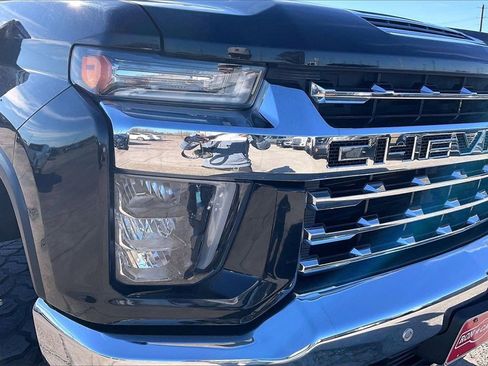 Used 2020 Chevrolet Silverado 2500 LTZ w/ LTZ Plus Package image 33