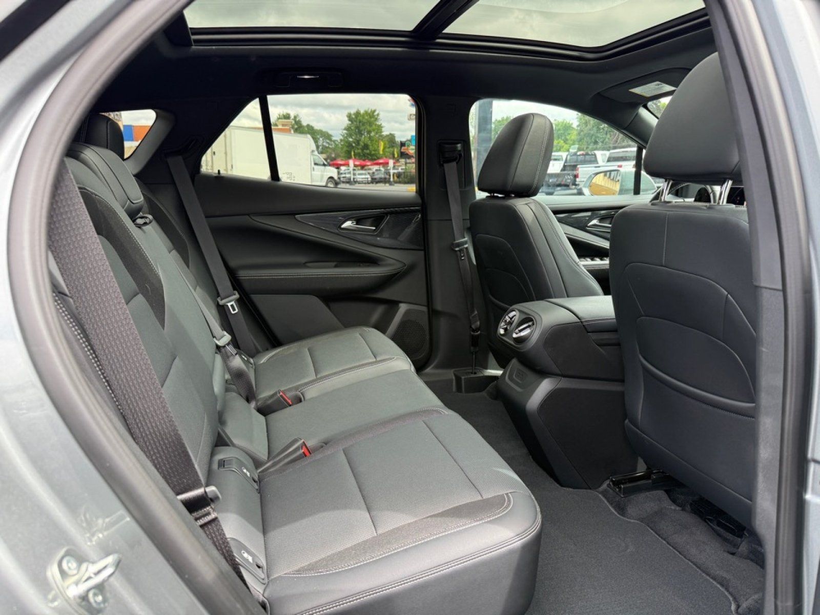 Used 2024 Chevrolet Blazer EV LT AWD/4WD image 27