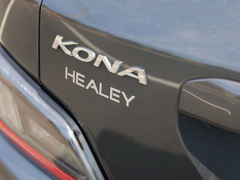 Used 2023 Hyundai Kona Limited image 9