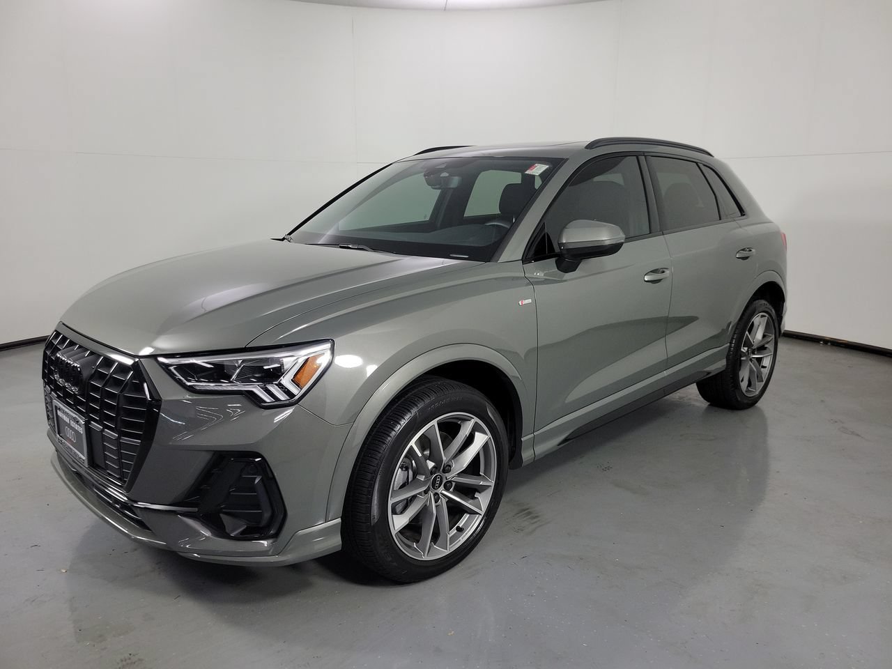 Used 2025 Audi Q3 2.0T Premium AWD/4WD image 3