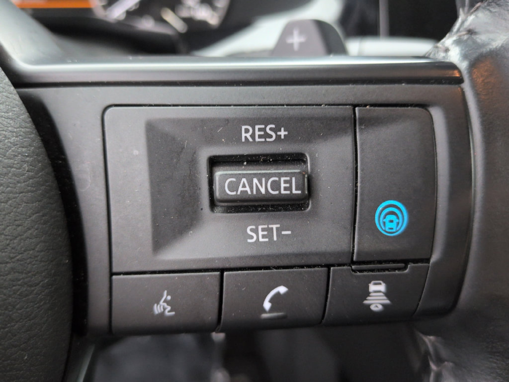 Used 2025 Nissan Pathfinder SV AWD/4WD image 19