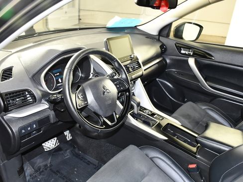 Used 2024 Mitsubishi Eclipse Cross SE AWD/4WD image 2