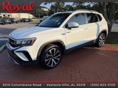 Certified 2023 Volkswagen Taos SE w/ Panoramic Sunroof Package