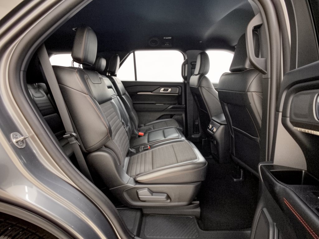 Used 2025 Ford Explorer ST-Line w/ ST-Line Street Pack AWD/4WD image 29
