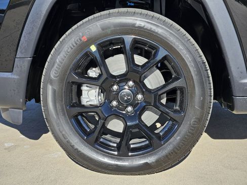 New 2026 Jeep Compass Latitude image 12