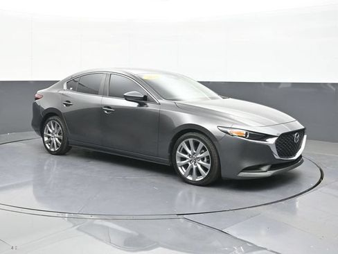 Used 2020 MAZDA MAZDA3 Sedan w/ Select Package FWD image 18
