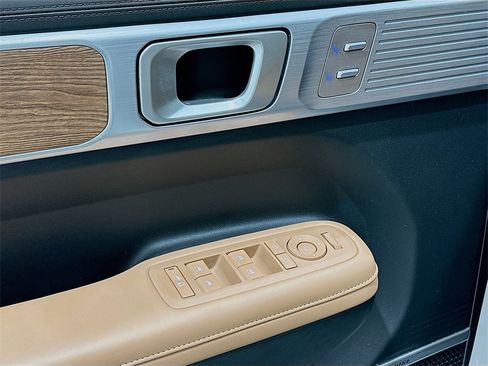 Used 2024 Hyundai Santa Fe Limited image 18