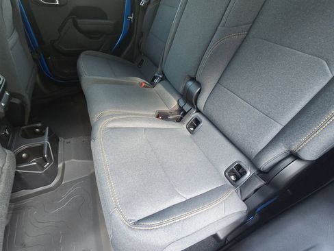 New 2025 Jeep Gladiator Sport image 14