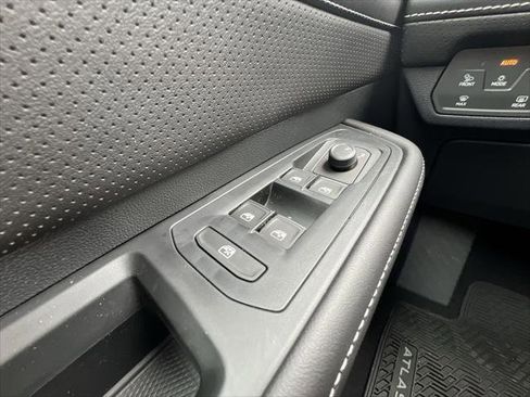 New 2026 Volkswagen Atlas Cross Sport SE AWD/4WD image 13