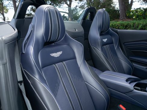 Used 2023 Aston Martin V8 Vantage image 18