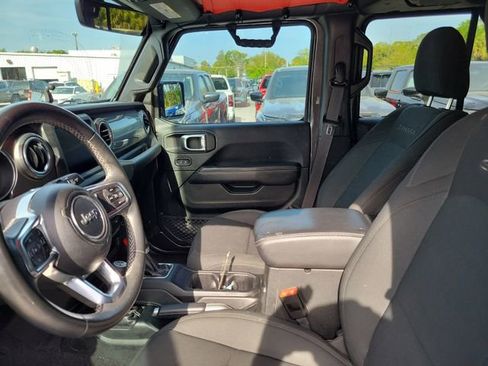 Used 2018 Jeep Wrangler Unlimited Sahara image 10