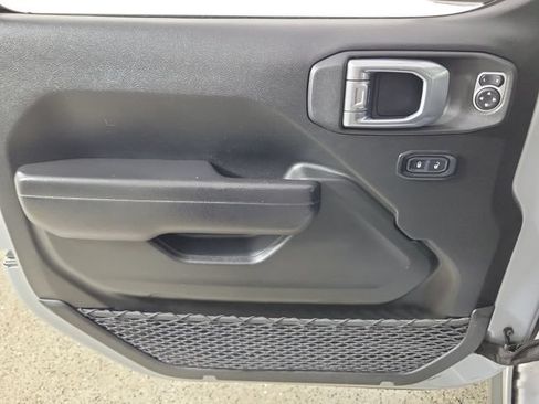 Used 2022 Jeep Wrangler Unlimited Sport AWD/4WD image 21