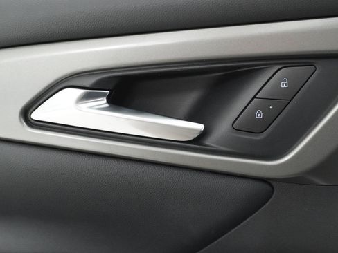 New 2026 Chevrolet Traverse LT FWD image 8