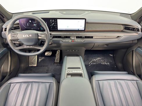 Used 2024 Kia EV9 GT-Line image 13