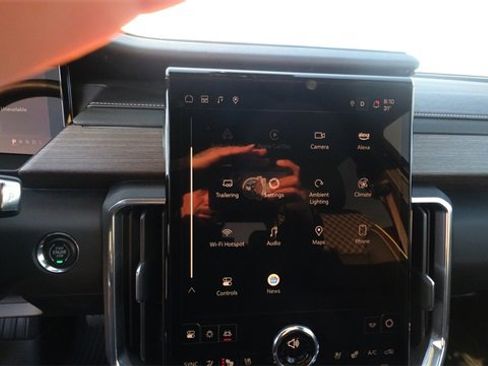 Used 2025 GMC Acadia Denali image 19