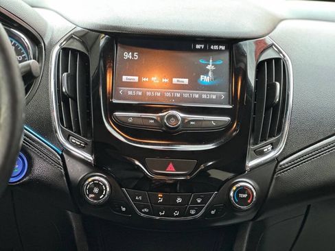 Used 2017 Chevrolet Cruze Premier FWD image 12