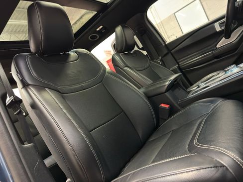 Used 2020 Ford Explorer ST w/ ST Street Pack image 23