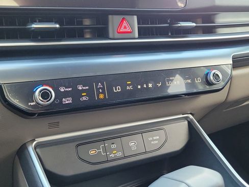 New 2026 Kia Carnival FWD image 31