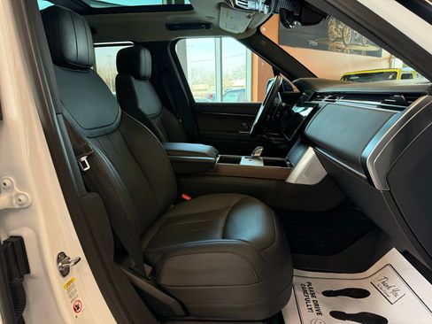 Used 2025 Land Rover Range Rover SE image 20