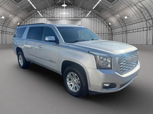 Used 2020 GMC Yukon XL SLT AWD/4WD image 8