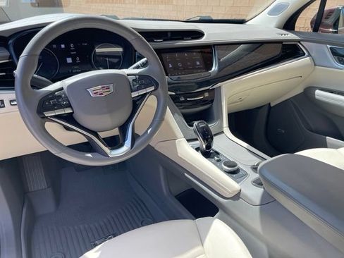 Certified 2022 Cadillac XT6 Premium Luxury w/ Technology Package AWD/4WD image 12