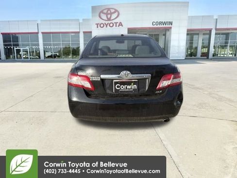 Used 2011 Toyota Camry XLE w/ XLE Extra-Value Pkg #2 FWD image 29
