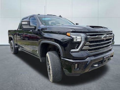 Used 2024 Chevrolet Silverado 3500 High Country w/ High Country Premium Package AWD/4WD image 5