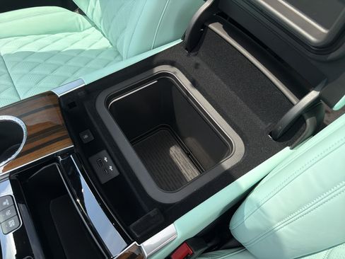 Used 2026 Cadillac Escalade Platinum Sport w/ LPO, Floor Liner Package AWD/4WD image 85