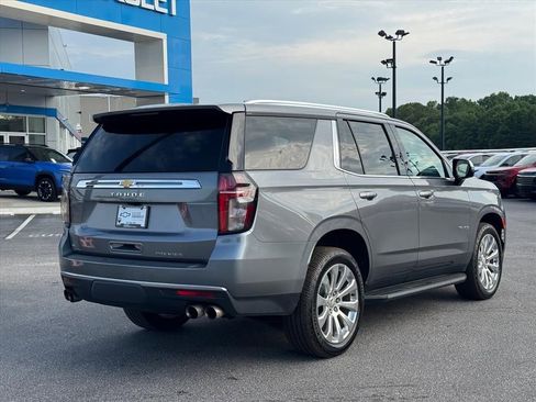 Used 2021 Chevrolet Tahoe Premier w/ Premium Package RWD image 3